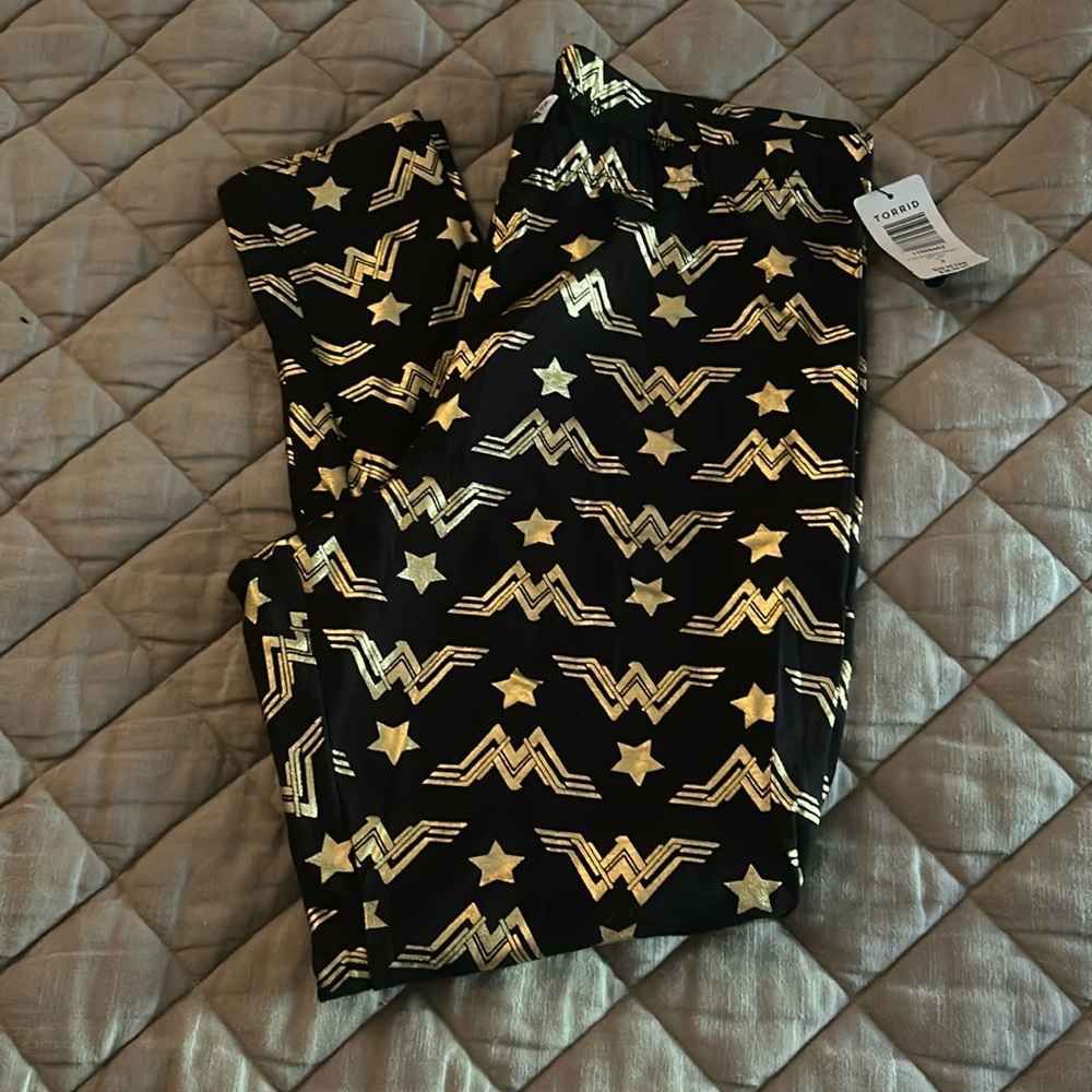 Torrid Black and Gold Star Pattern Pants